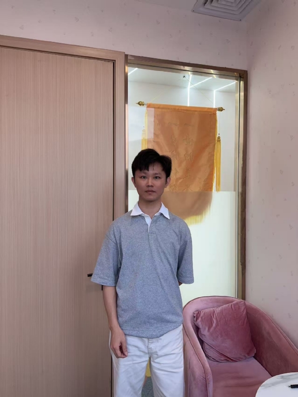 小叶子的第一张照片--广东王婆说媒